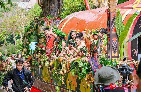 优速配资 穿越千年的“拍了萌”：人类用树枝玩隐身