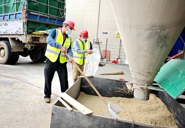 国融资管 陆川：夏粮入库正当时 风吹稻香盈满仓